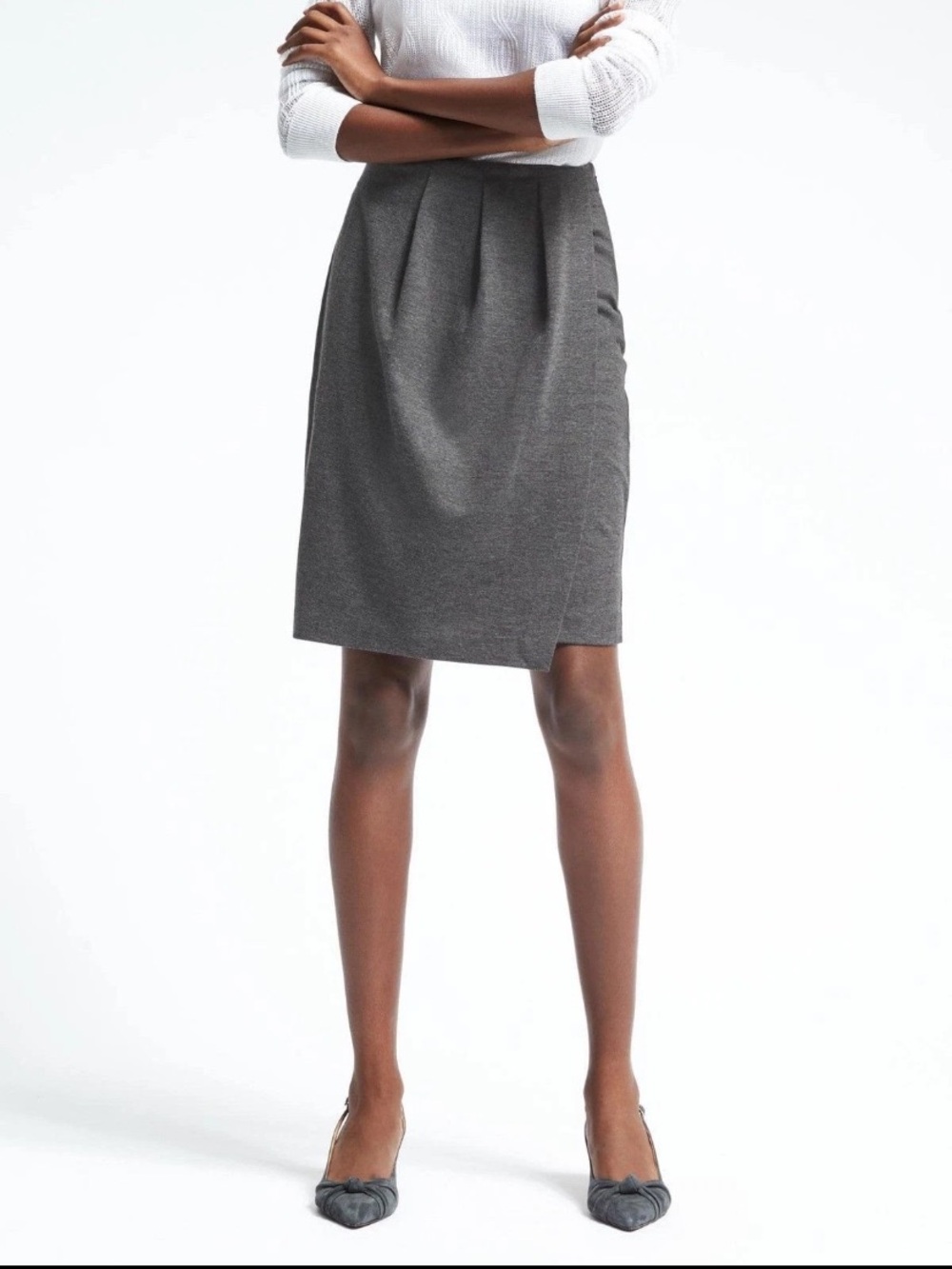 Banana Republic Pleated Ponte Skirt Size 12 Gray
Below Knee MSRP $78